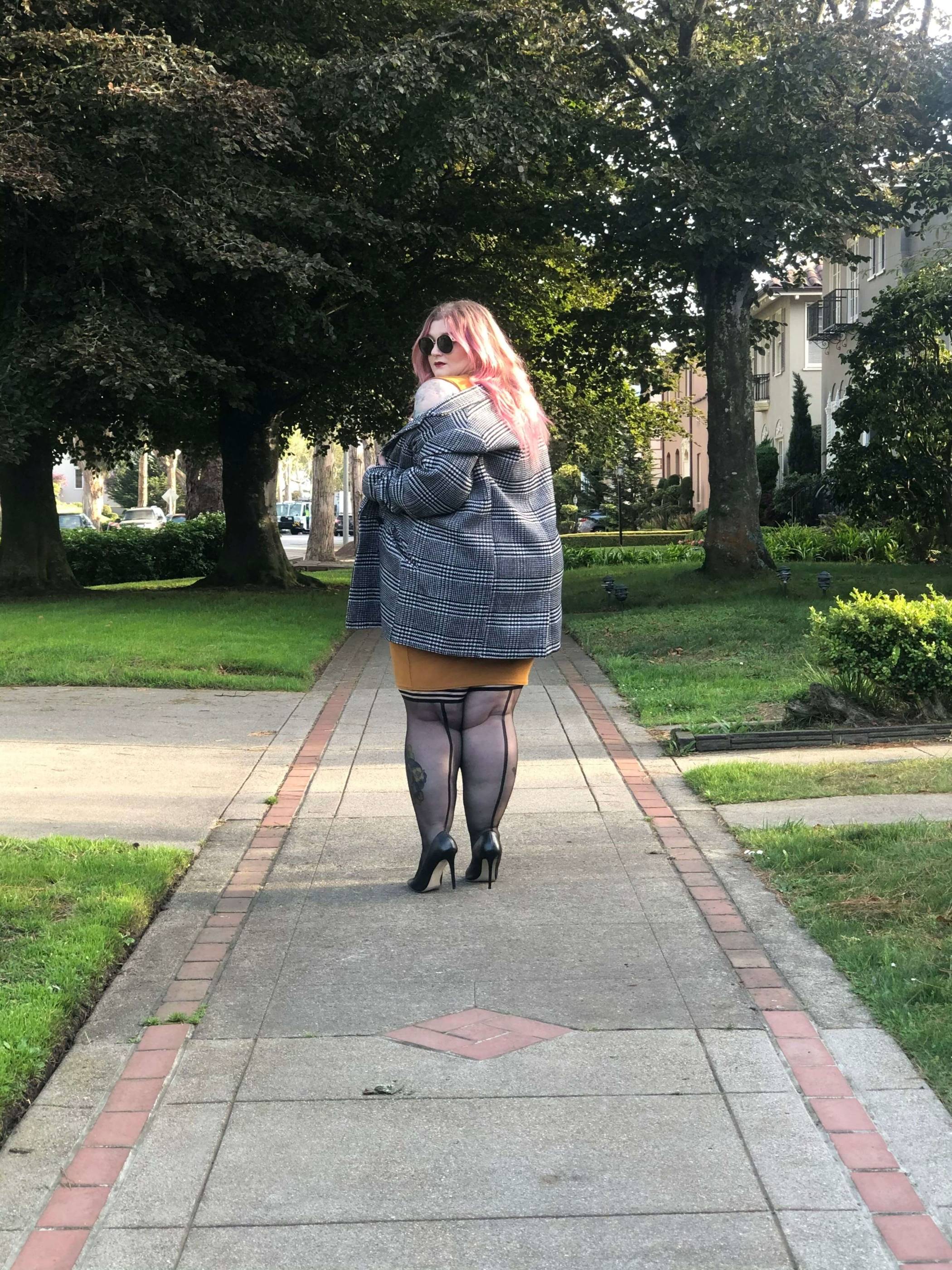 Kix'ies Lois Black With Backseam Thigh High - Image 3